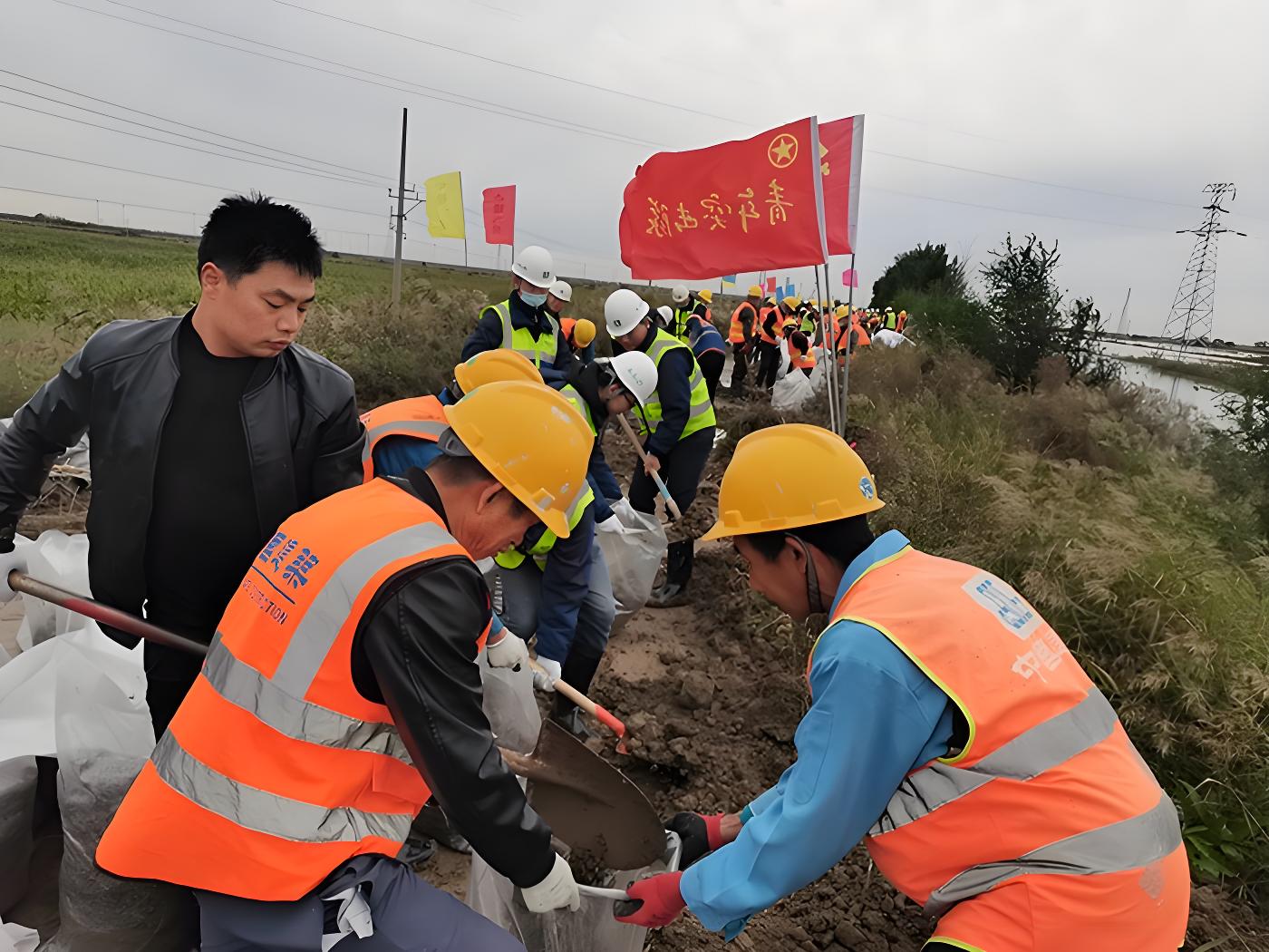 一文解讀：抗湖專用反光背心材質(zhì)