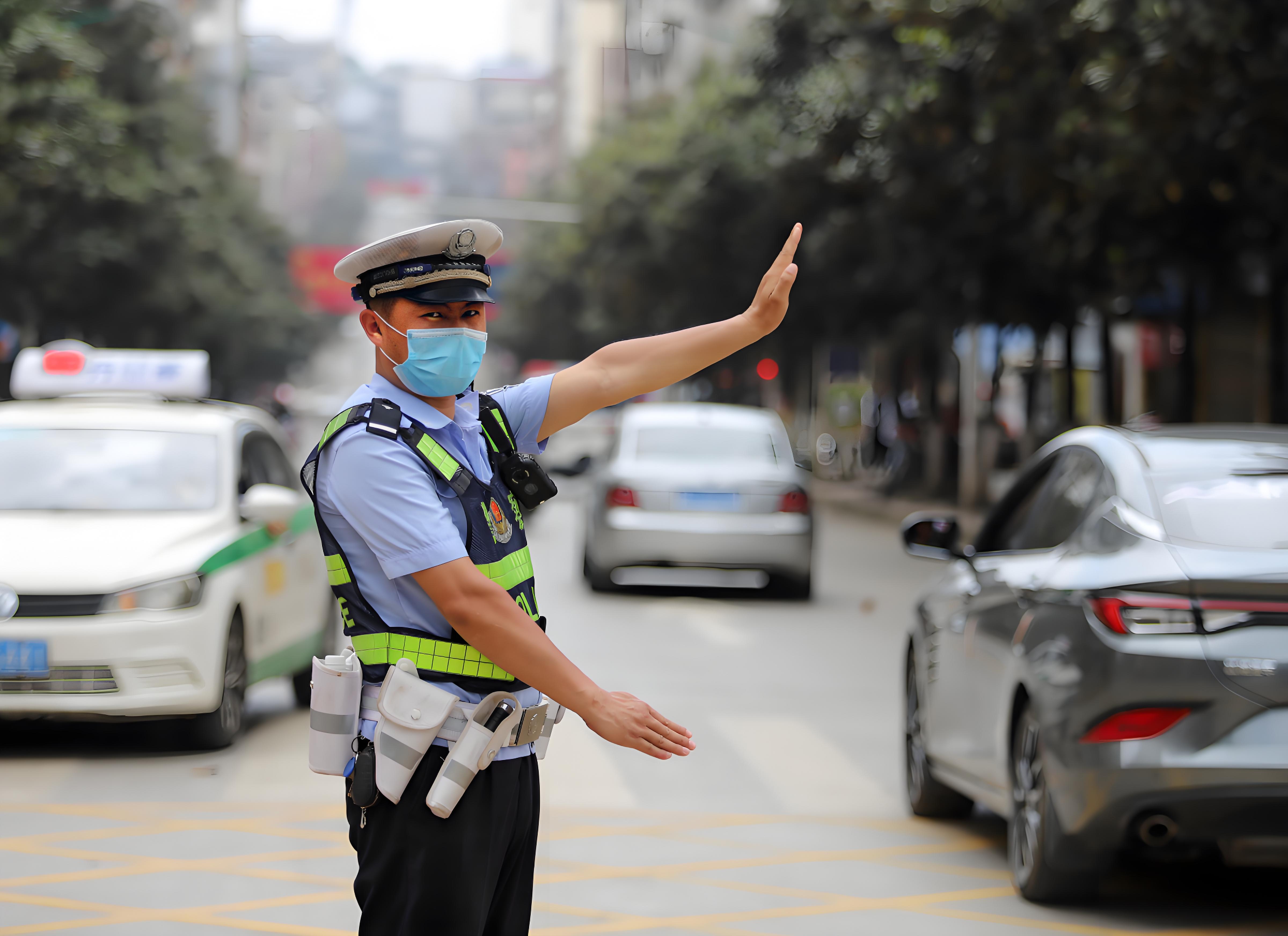 交警反光背心廠家：守護(hù)安全的幕后力量