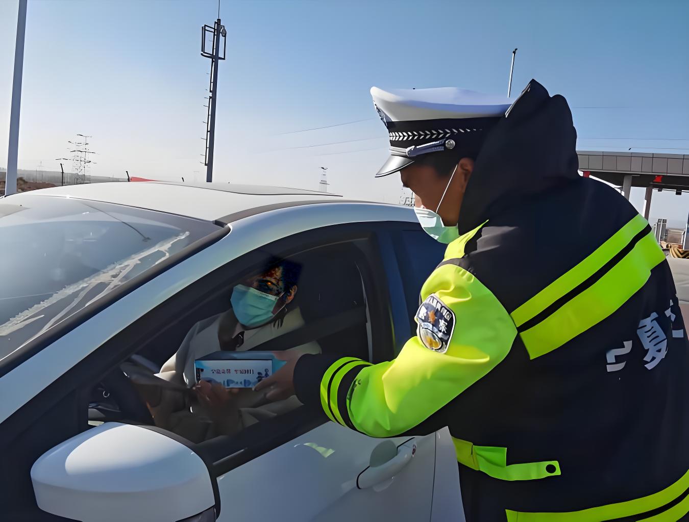 反光勞保服的核心材質(zhì)解析