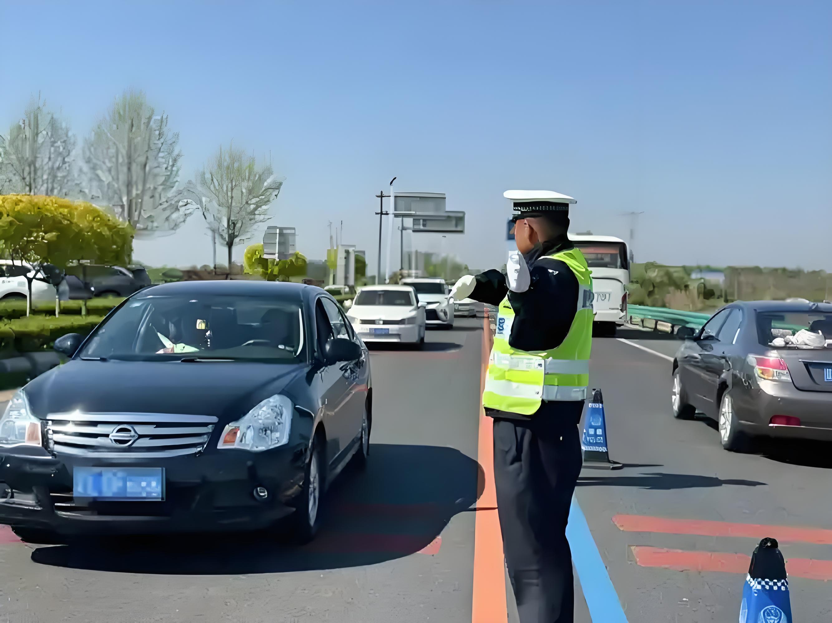 交通警示安全夜間反光衣的設(shè)計原理
