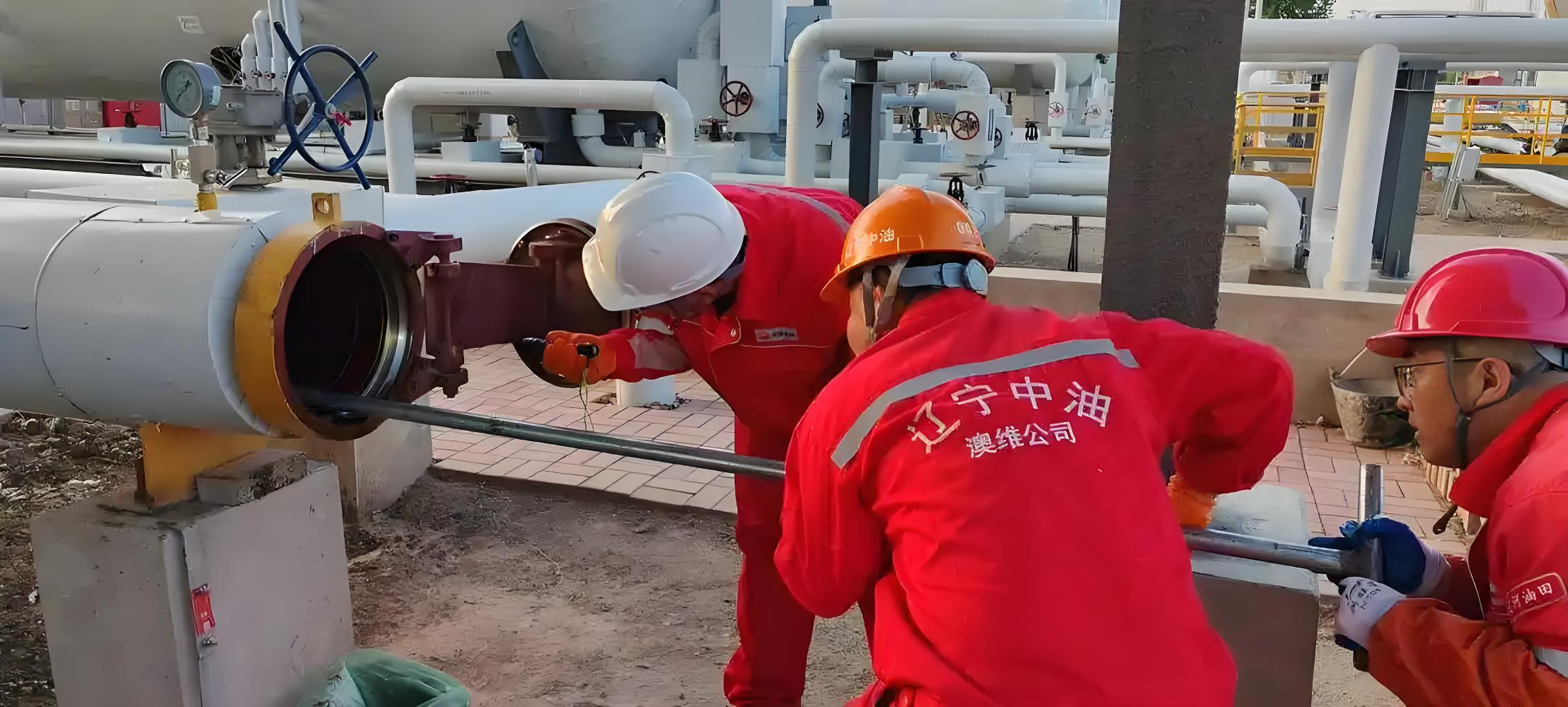 石油煉制與化工行業(yè)，反光背心如何防止靜電引發(fā)的安全事故？