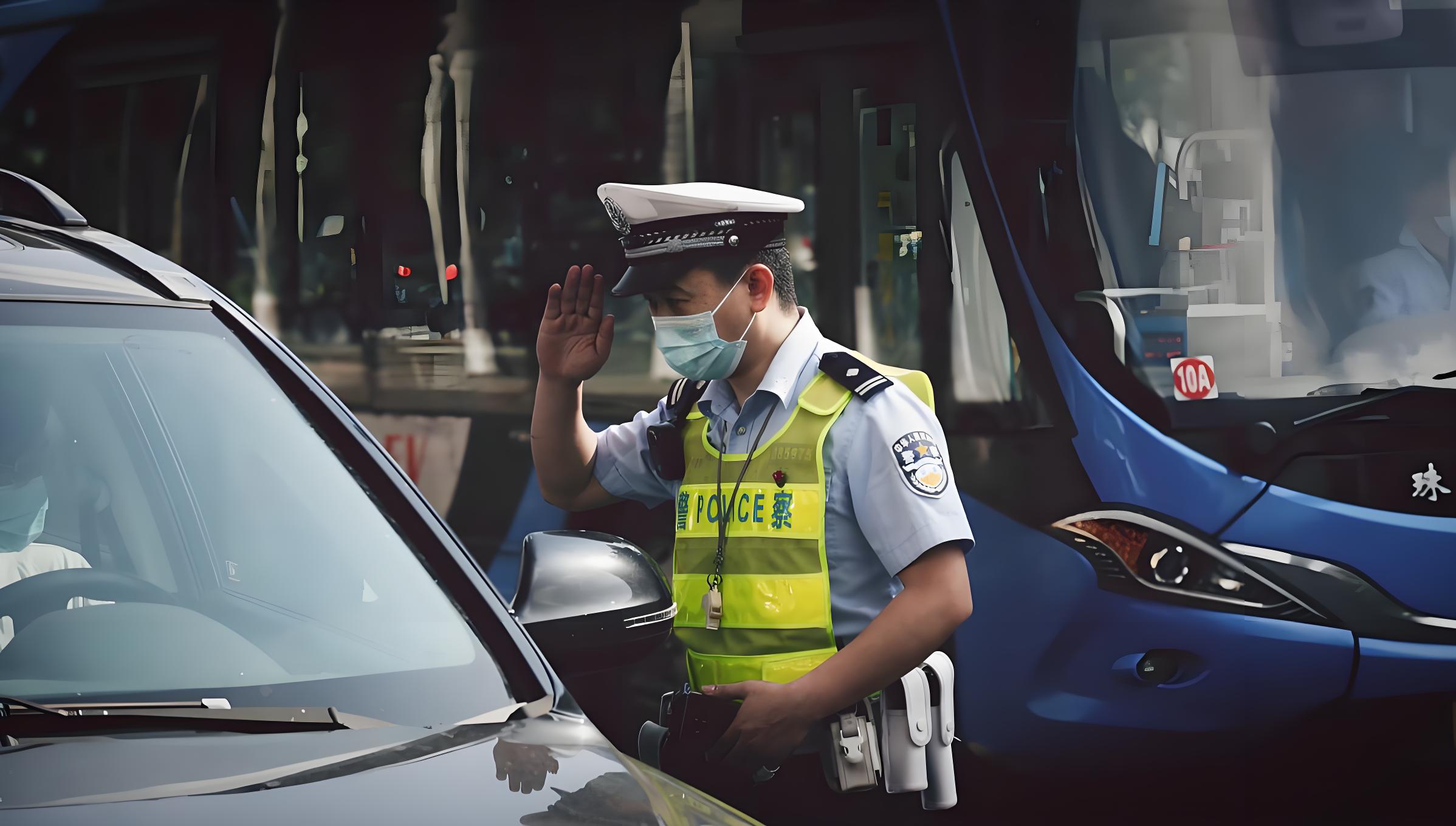 夜間執(zhí)勤安全如何保障？解析交警執(zhí)勤反光背心關(guān)鍵材質(zhì)特性