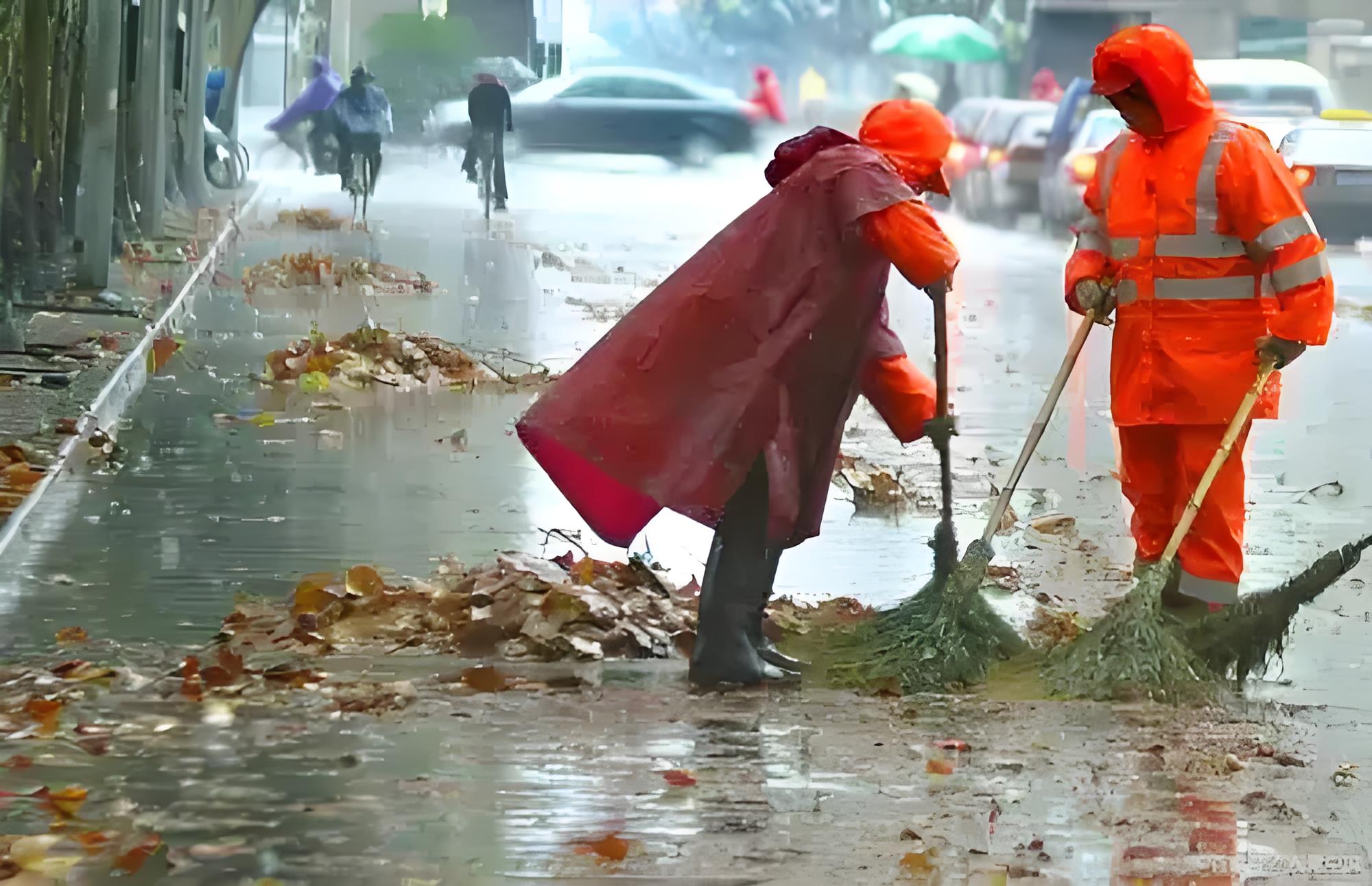 選擇合適環(huán)衛(wèi)反光雨衣的重要性：守護(hù)環(huán)衛(wèi)工的安全防線